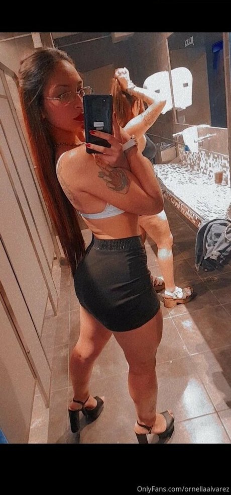 Nahá fotka uniklých OnlyFans od Ornellaalvarez