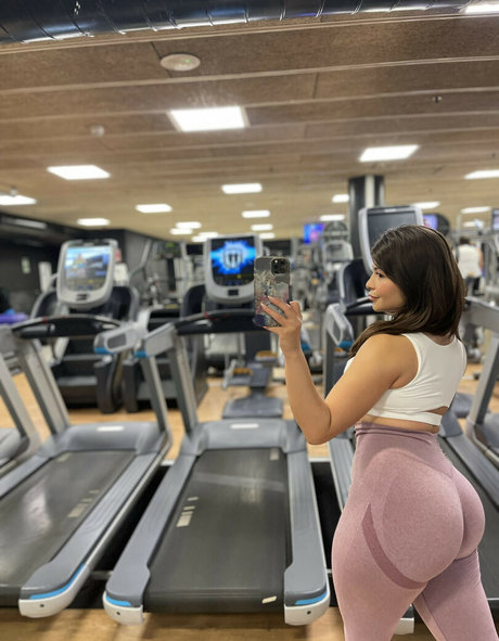Naken lekkede OnlyFans-bilde av Yasmineacosta12