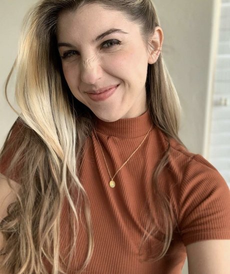 Frivolousfox Asmr