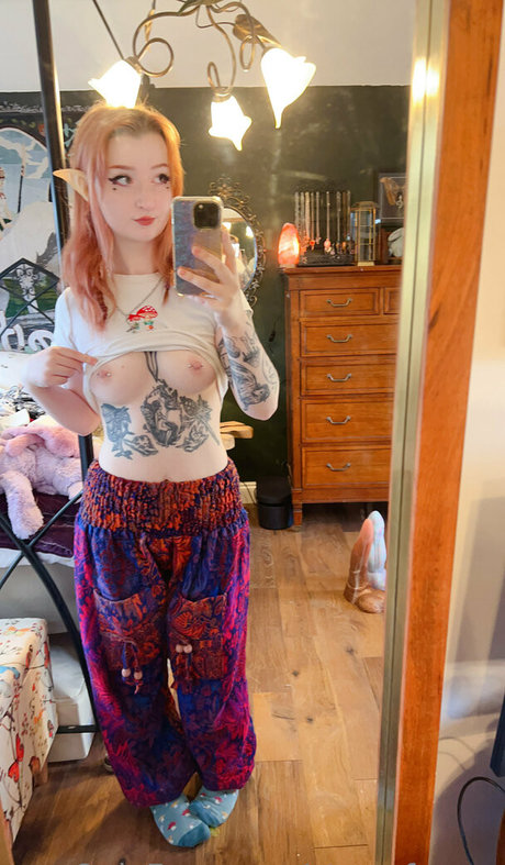 Nacktes geleaktes OnlyFans-Foto von Starryfawnn