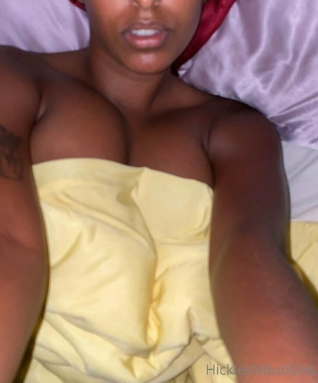 Nahá fotka uniklých OnlyFans od Hickiesnbubbles