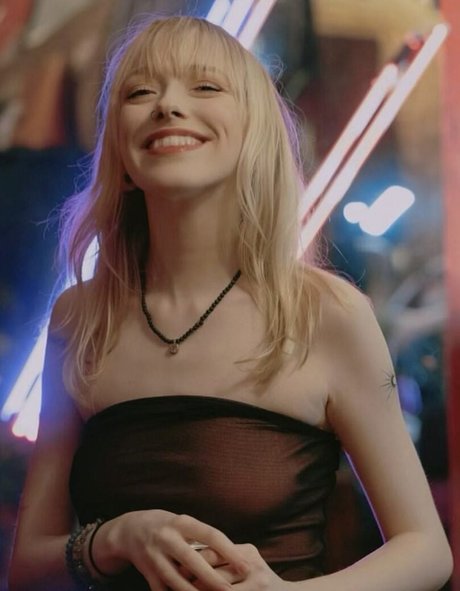 Amybeth Mcnulty  nude leaked OnlyFans photo