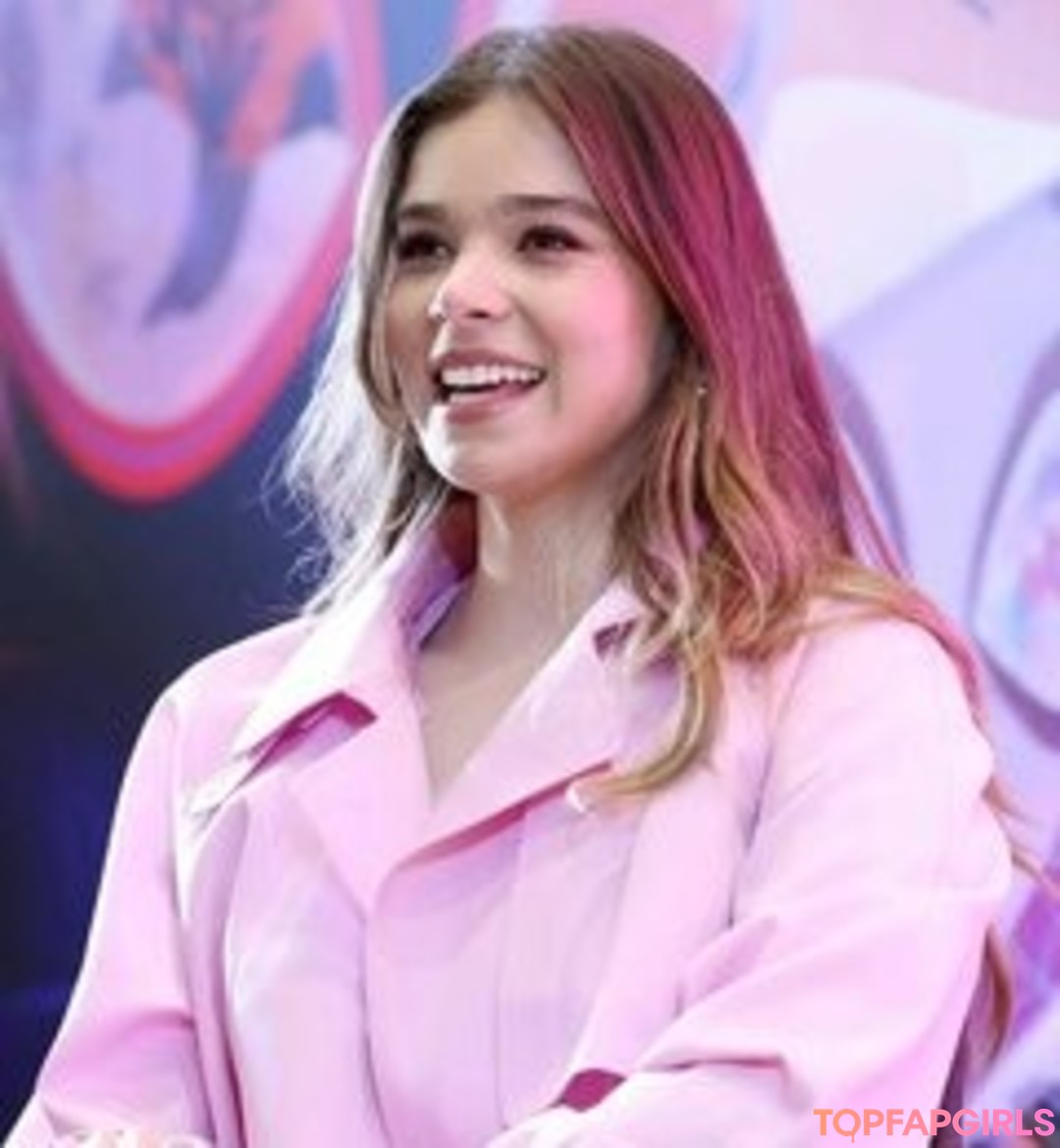 Hailee Steinfeld nude leaked OnlyFans photo #1014