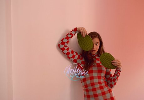 Hailee Steinfeld