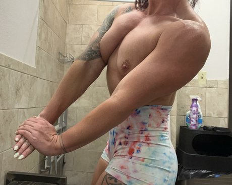 Nahá fotka uniklých OnlyFans od Noplainjane