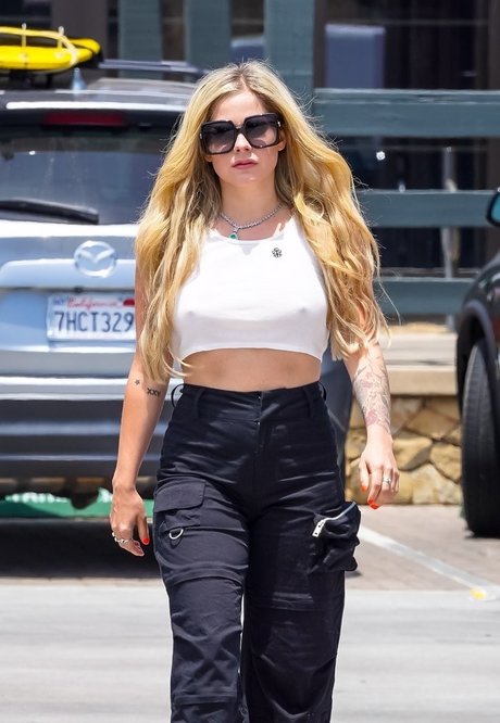 Nahá fotka uniklých OnlyFans od Avril Lavigne