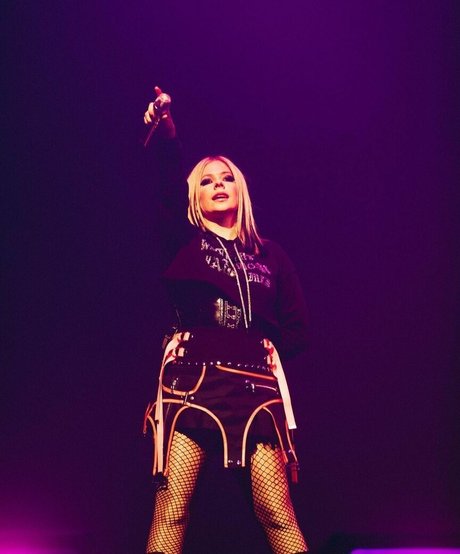 Avril Lavigne OnlyFansリークヌード写真
