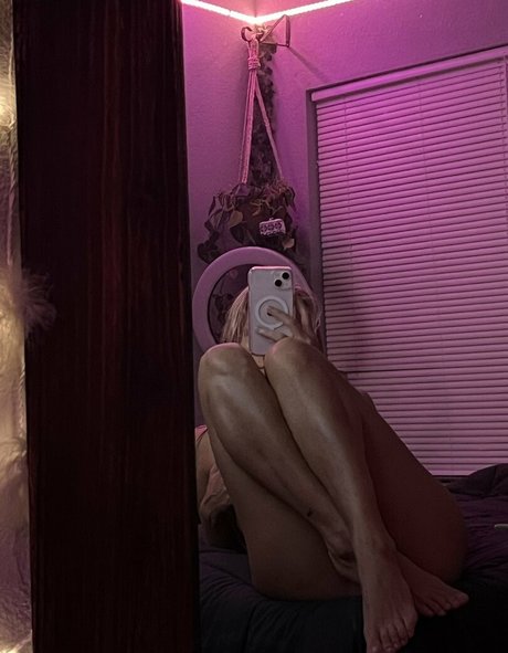 Nahá fotka uniklých OnlyFans od Budweiserbreath