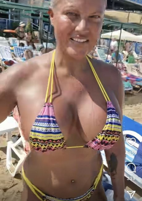 Naken läckt OnlyFans-bild av Carro Oberg