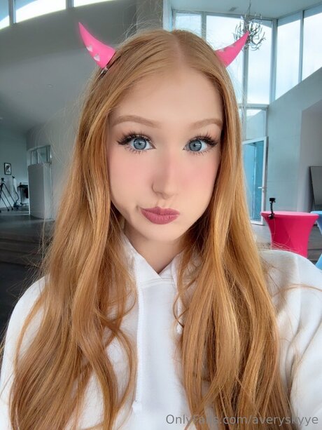 Foto di nudo di fuga di OnlyFans di Averyskyye