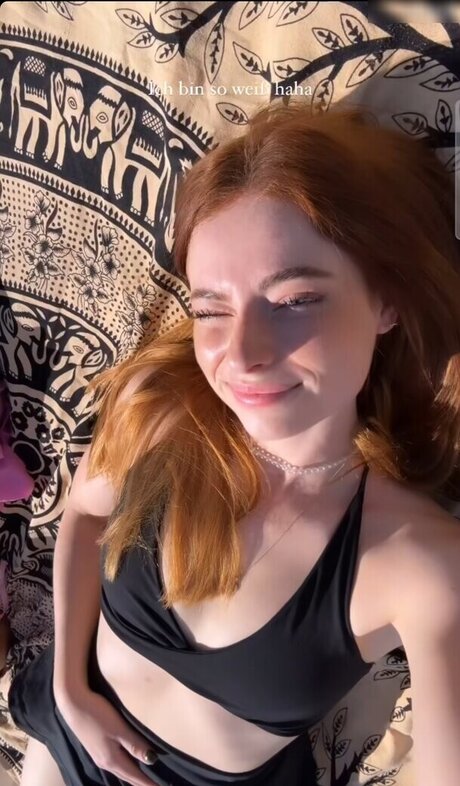 Naken läckt OnlyFans-bild av Anica Zimmermann