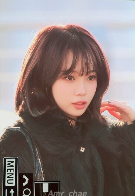 Kim Chaewon