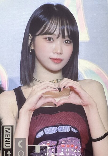 Kim Chaewon