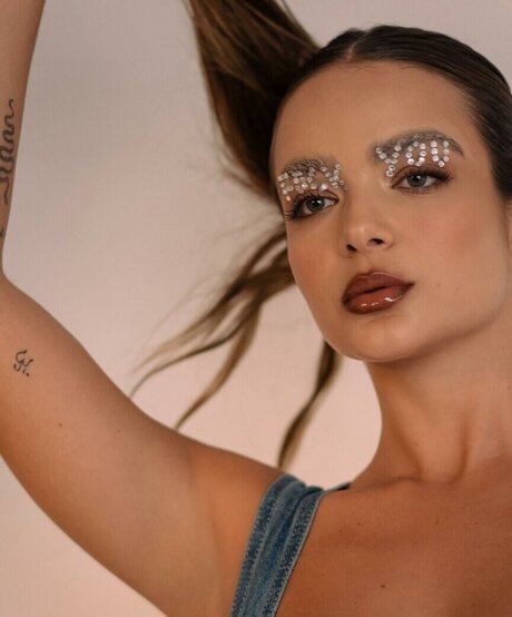 Camila Mayrink
