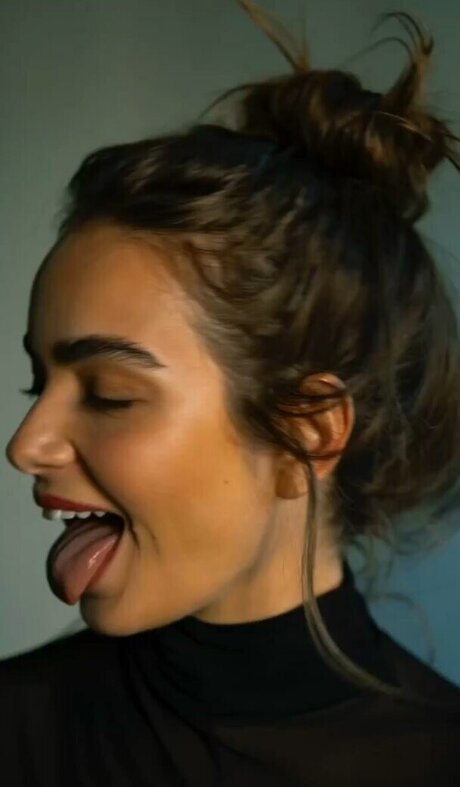 Camila Mayrink
