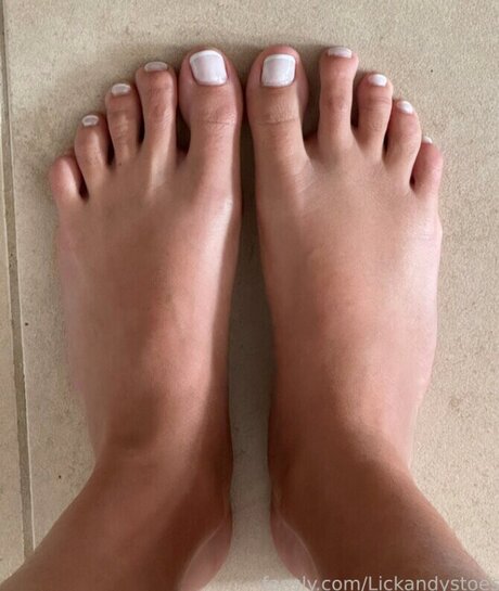 Naken lekkede OnlyFans-bilde av Lickandysoles