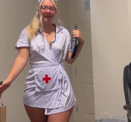 Naakte gelekte OnlyFans-foto van Theroseypawg