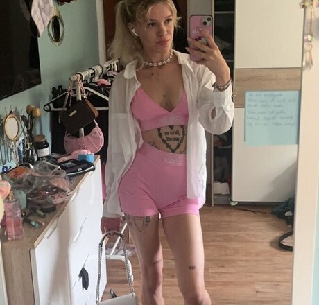 Naken lekkede OnlyFans-bilde av Kennt