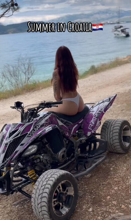 Naken läckt OnlyFans-bild av Ninabuettnerfit
