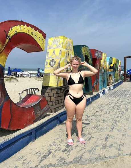 Naken läckt OnlyFans-bild av Melanie El Baghdadi