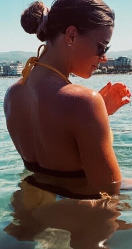 Naken lekkede OnlyFans-bilde av Selina Cerci