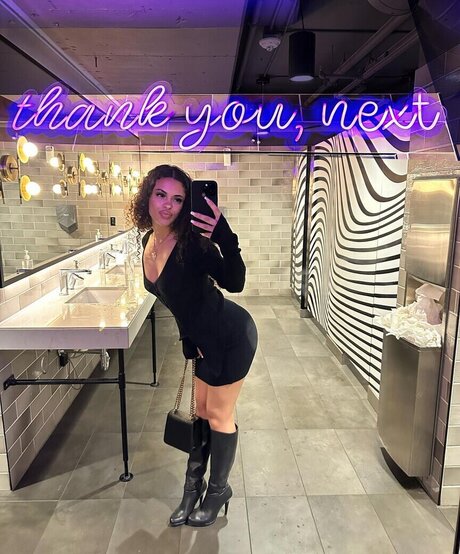 Naken lekkede OnlyFans-bilde av Sad Shordies