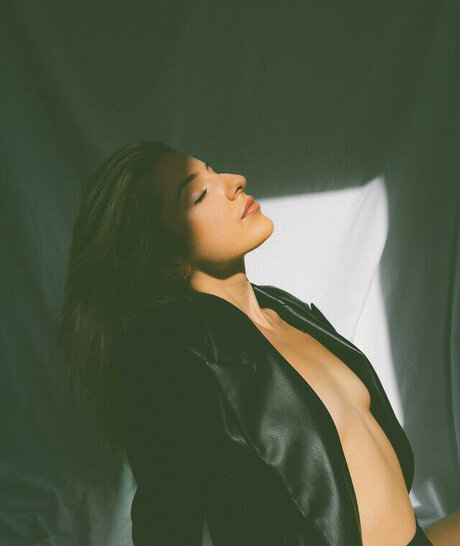 Nahá fotka uniklých OnlyFans od Georgina Noda