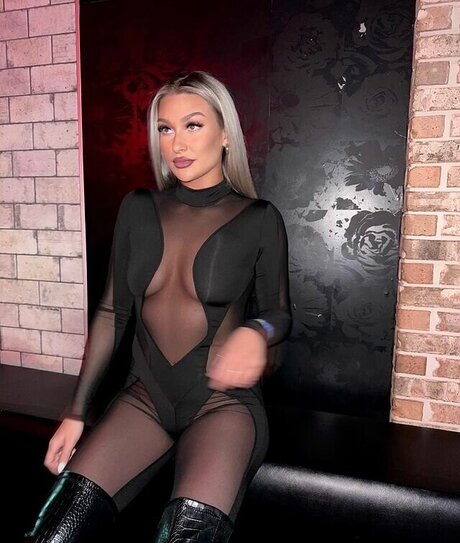 Izzi Dame