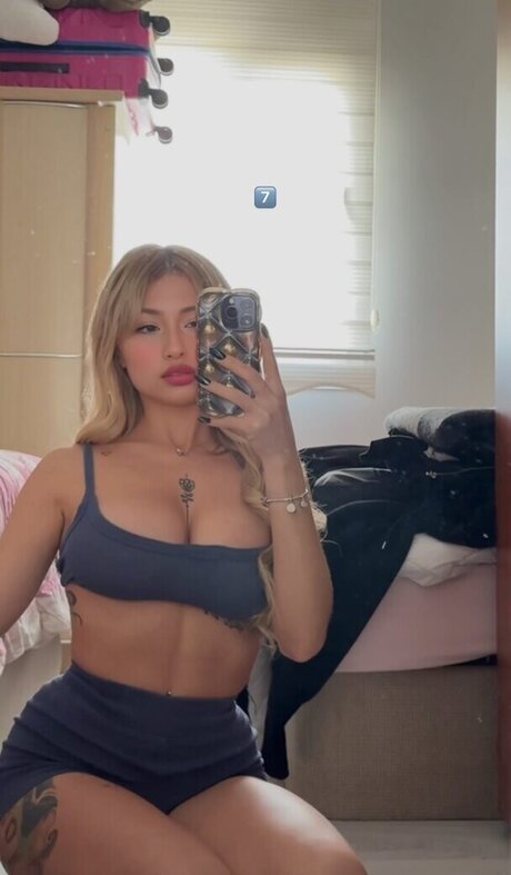 Naken lekkede OnlyFans-bilde av Nurraacar