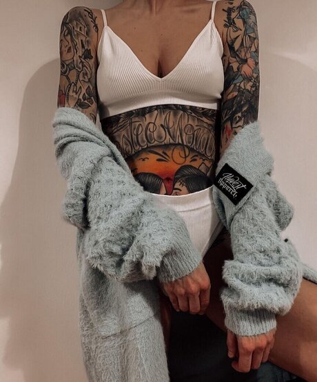 Carinamthrfckr