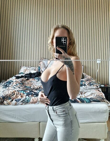 Naken lekkede OnlyFans-bilde av Yilvina