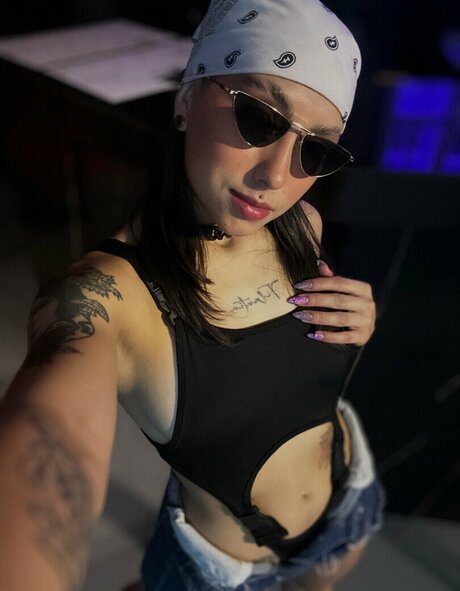 Alasti lekkinud OnlyFans-i pilt Lupehikari