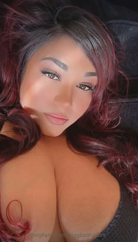 Naken lekkede OnlyFans-bilde av Biggbootyybrii