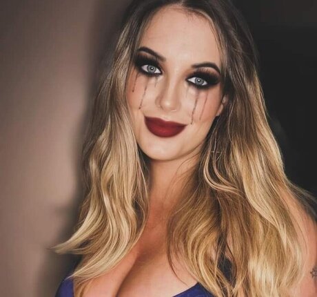 Alasti lekkinud OnlyFans-i pilt Xmaliyahx