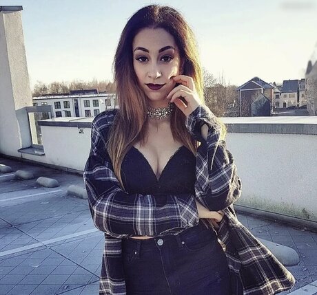 Naken lekkede OnlyFans-bilde av Amira Wirth