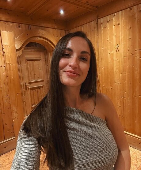 Naken lekkede OnlyFans-bilde av Kim Fngeling