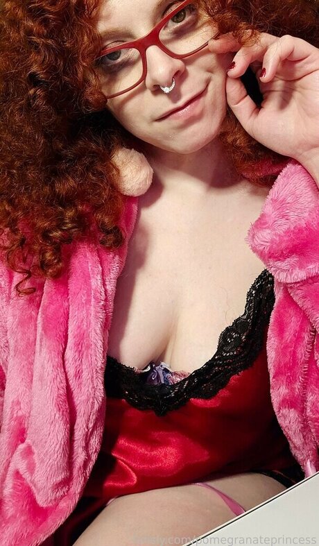 Naken läckt OnlyFans-bild av Pomegprincess