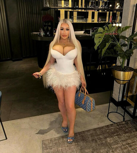 Naken lekkede OnlyFans-bilde av Corrinnadione