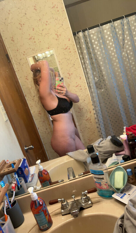 Alaston vuotanut OnlyFans-kuva Zestywhitegirlmaria Moore