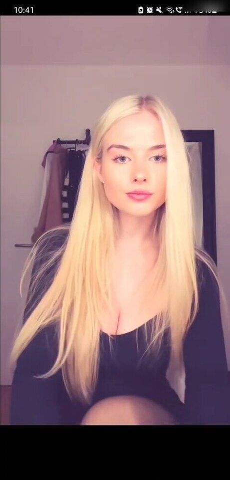 Naken lekkede OnlyFans-bilde av Jellina
