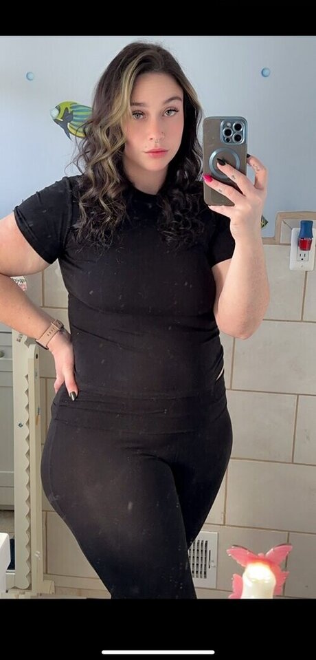 Naken lekkede OnlyFans-bilde av Sweetsami828