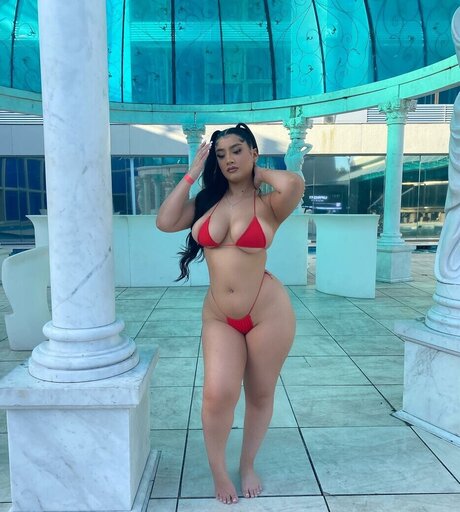 Alasti lekkinud OnlyFans-i pilt Thaonenonlyyb