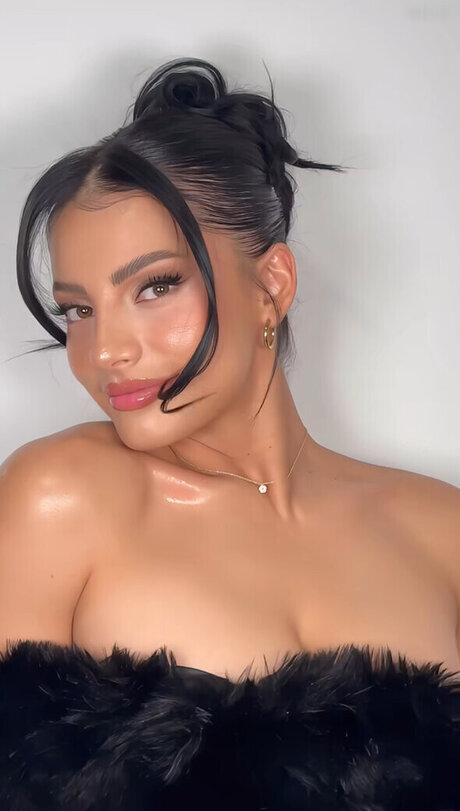 Ivana Santacruz