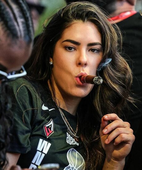 Naken läckt OnlyFans-bild av Kelsey Plum Wnba Star