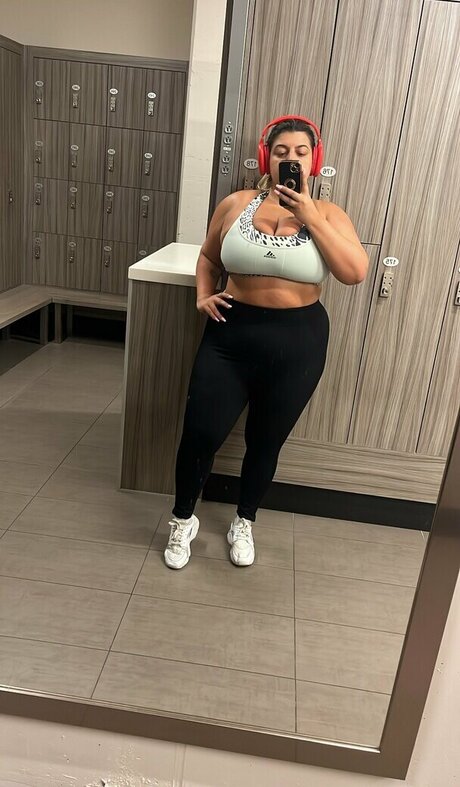 Naken läckt OnlyFans-bild av Calista Diamandis