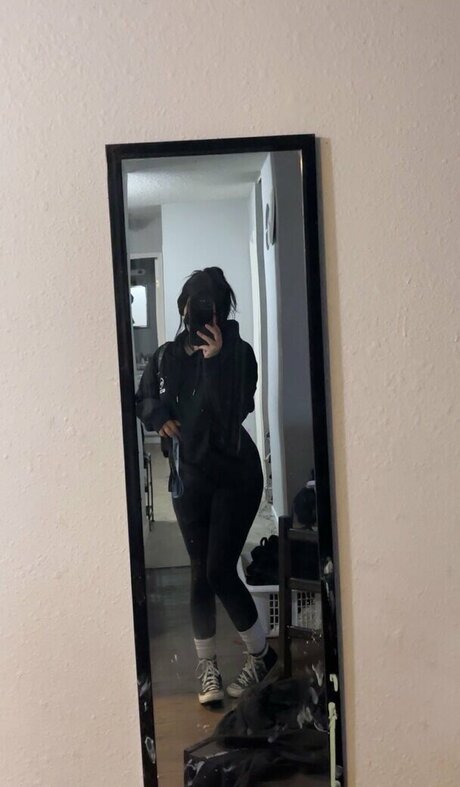 Naken läckt OnlyFans-bild av Ttt772