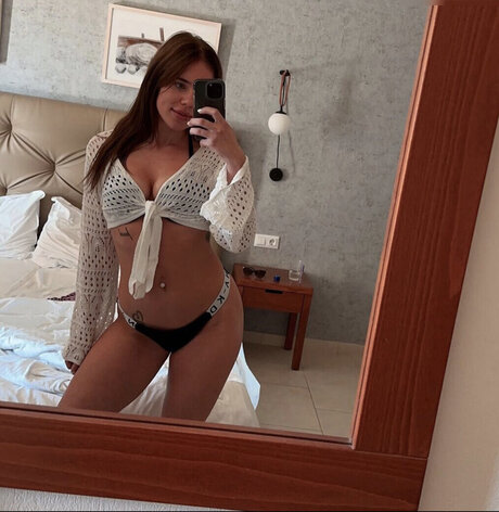 Foto nua vazada do OnlyFans de Hollaura