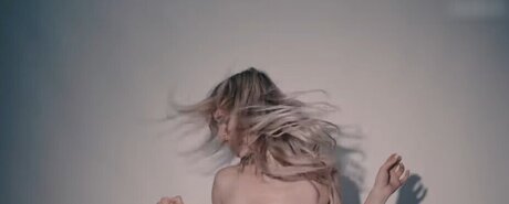 Hollaura