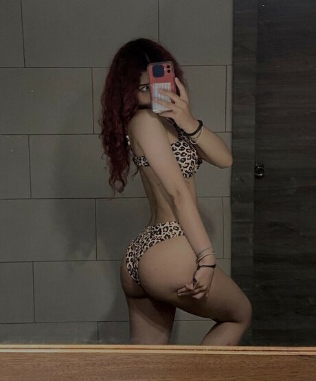 Naakte gelekte OnlyFans-foto van Cuttelittlebunny