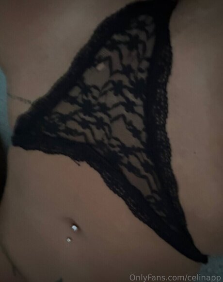 Naken lekkede OnlyFans-bilde av Celina Pop
